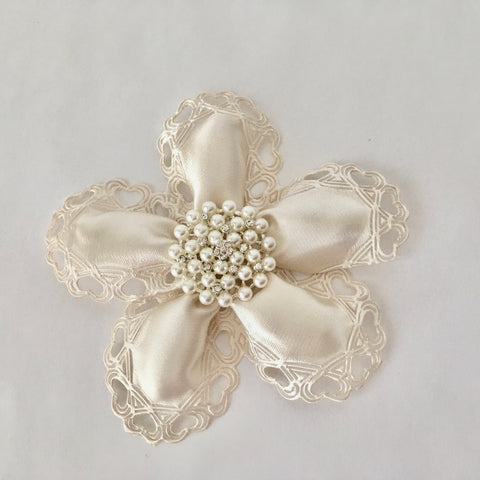 Wedding favors-rosette favors-ivory unique favors-bomponieres-Baptism favors-party favors-rhinestone brooch favors